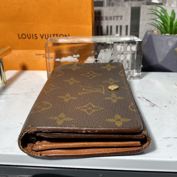 Authentic Louis Vuitton Monogram Bifold Zippy Wallet - Picture 7 of 10